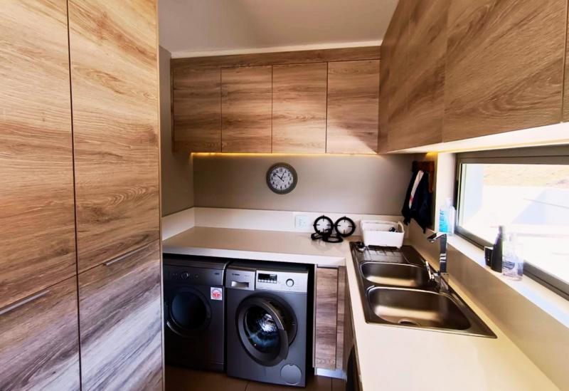 To Let 4 Bedroom Property for Rent in Pinnacle Point Golf Estate Western Cape